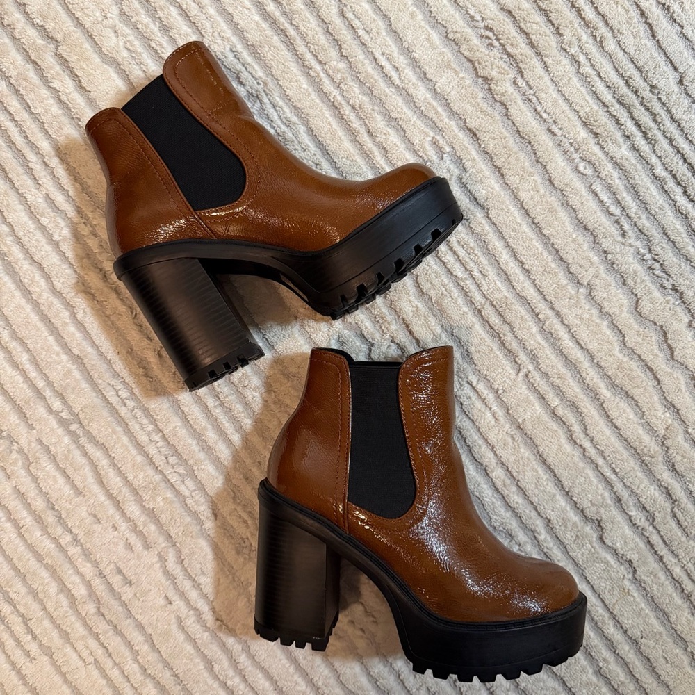 EUC Soda Tan and Black Heeled Boots